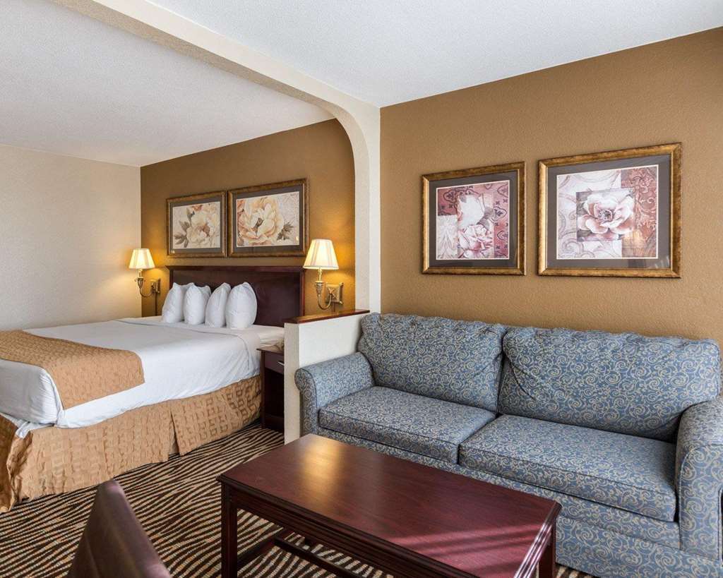 Quality Inn Near Hampton Coliseum Phòng bức ảnh